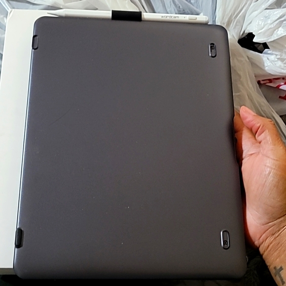 SOLD: Apple Ipad (8th Generation) - Picture 5 of 5